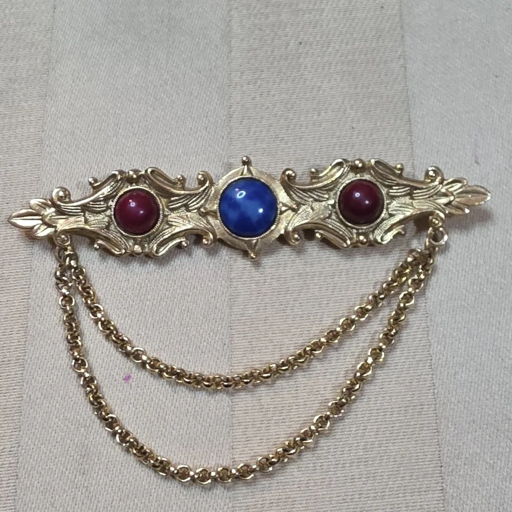 1928 beast brooches